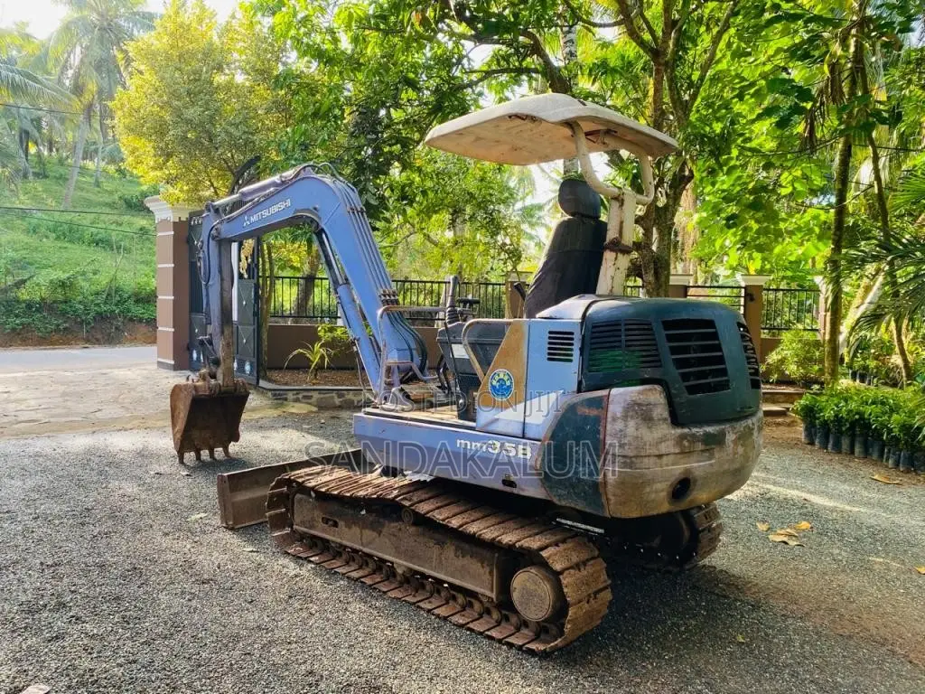 Mitsubishi Mm 35B 2020 Heavy-Duty (Used)