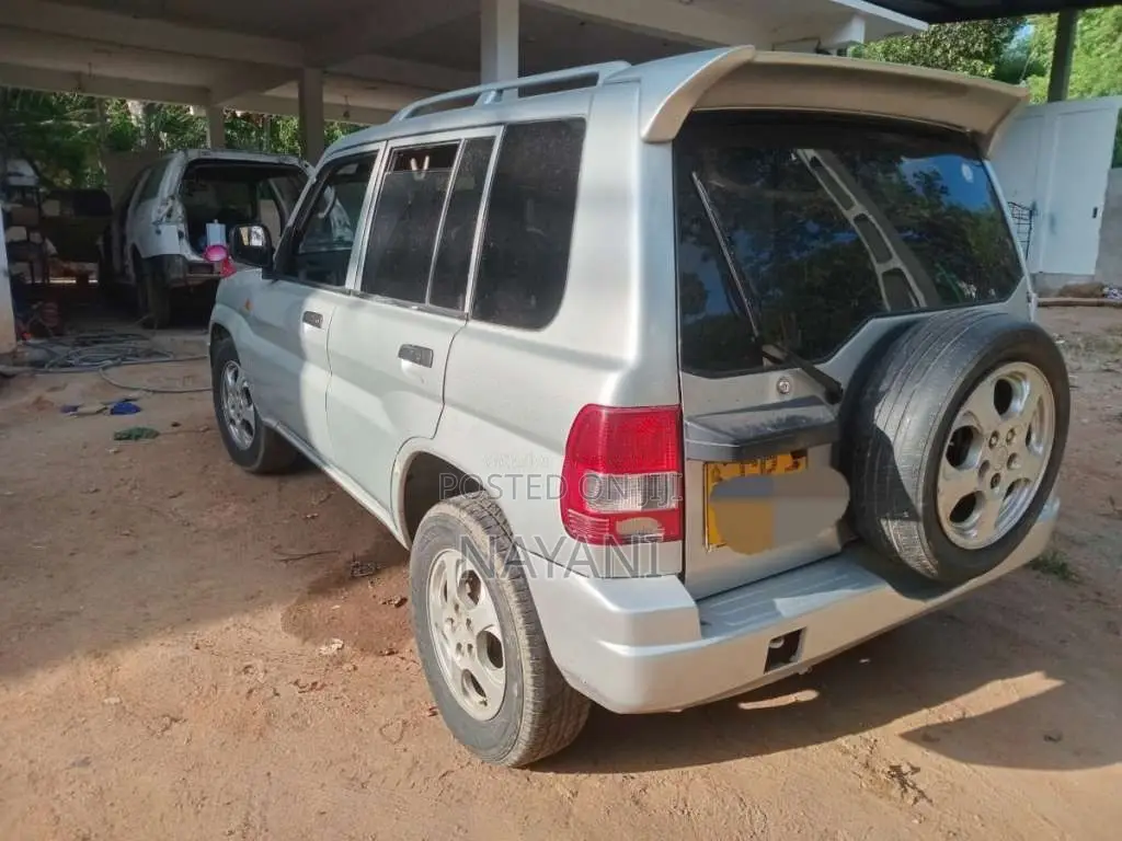 Mitsubishi Pajero 2002 SUV (Used)