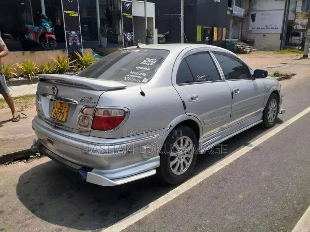 Nissan N16 2001 Car (Used)