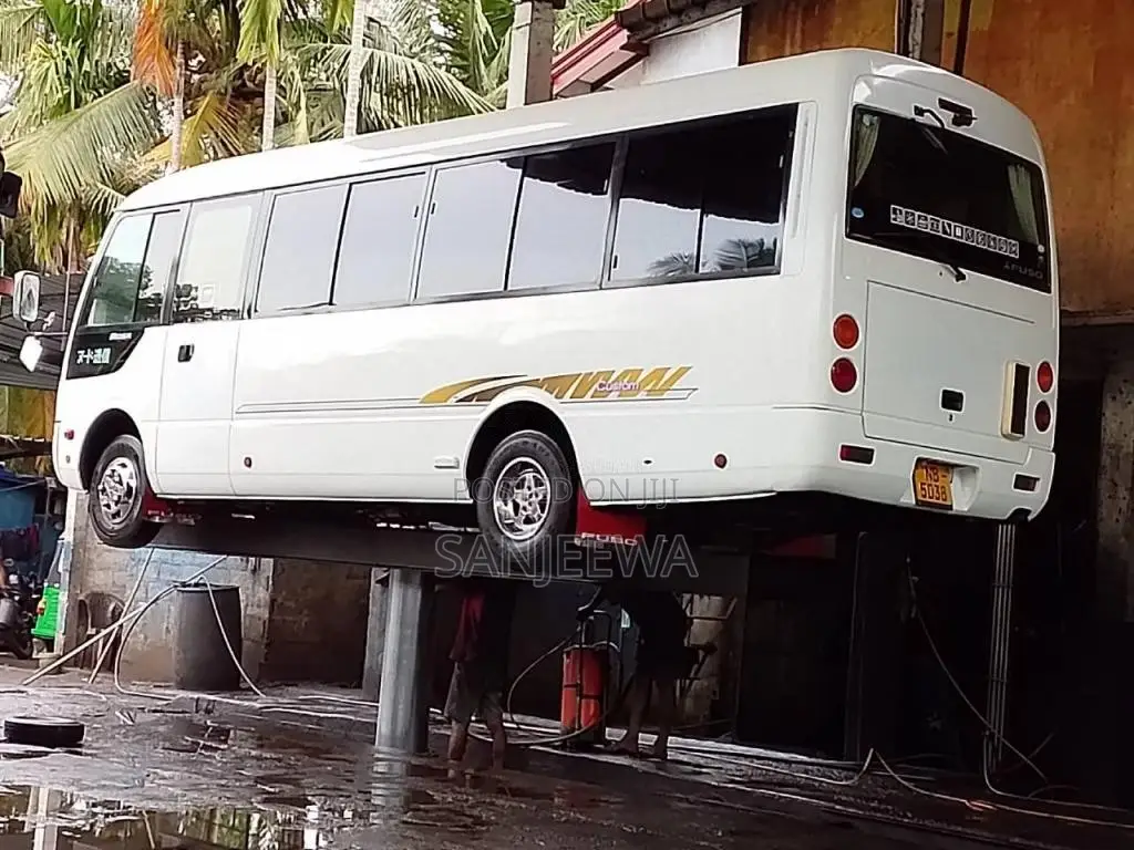 Mitsubishi Fuso 2011 Bus (Used)