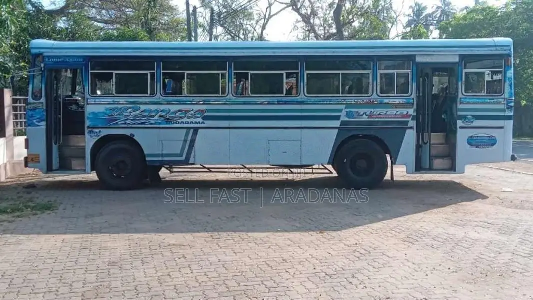 Ashok-Leyland Leyland 2010 Bus (Used)