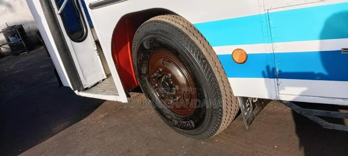Ashok-Leyland Viking 2009 Bus (Used)