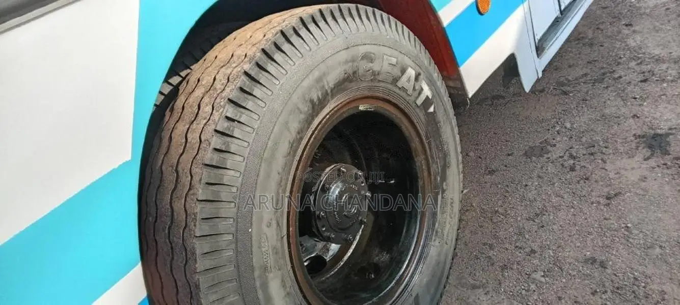 Ashok-Leyland Viking 2009 Bus (Used)