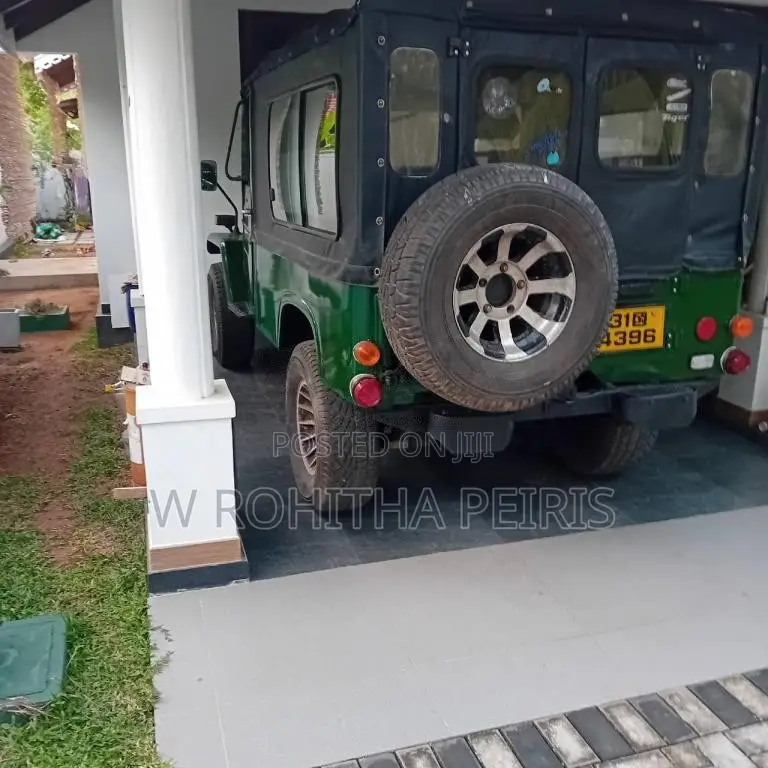 Mitsubishi 4DR5 LONG WHEEL BASE 1982 SUV (Used)