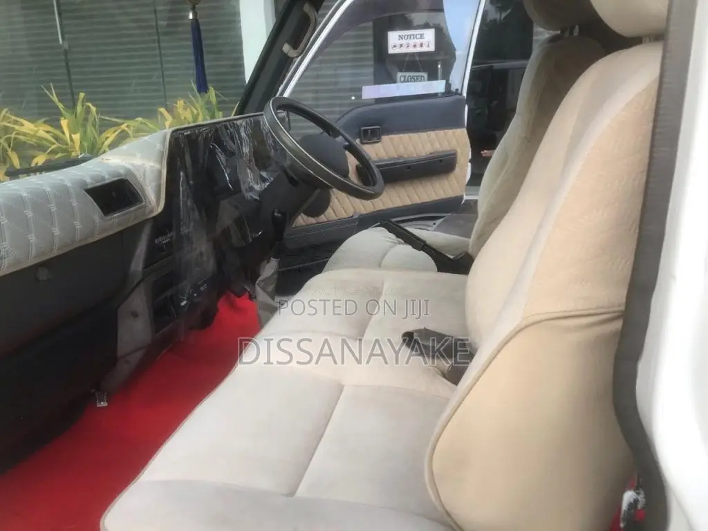 Nissan Caravan 1993 Van (Used)