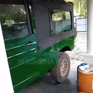 Mitsubishi 4DR5 LONG WHEEL BASE 1982 SUV (Used)