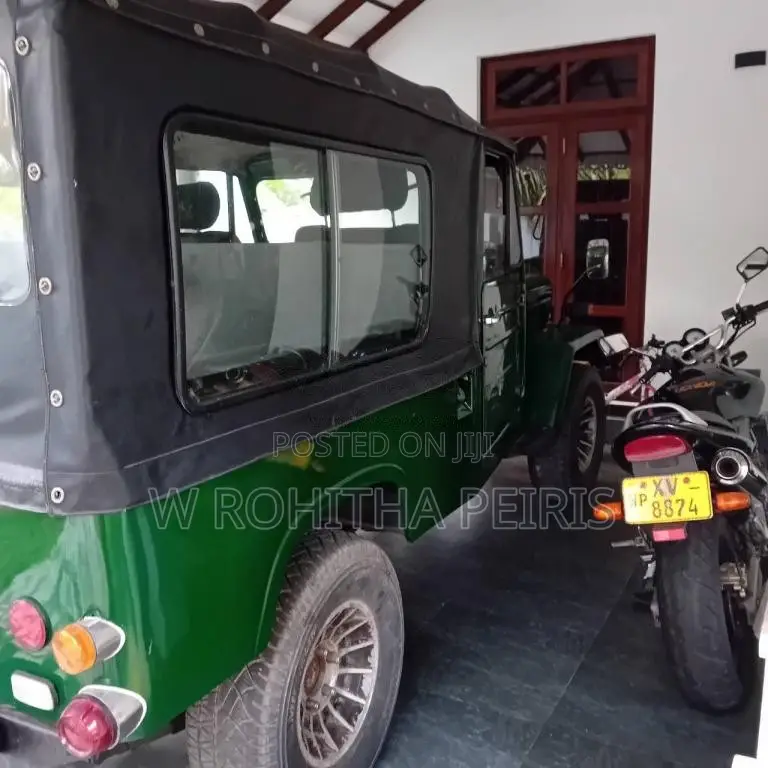Mitsubishi 4DR5 LONG WHEEL BASE 1982 SUV (Used)