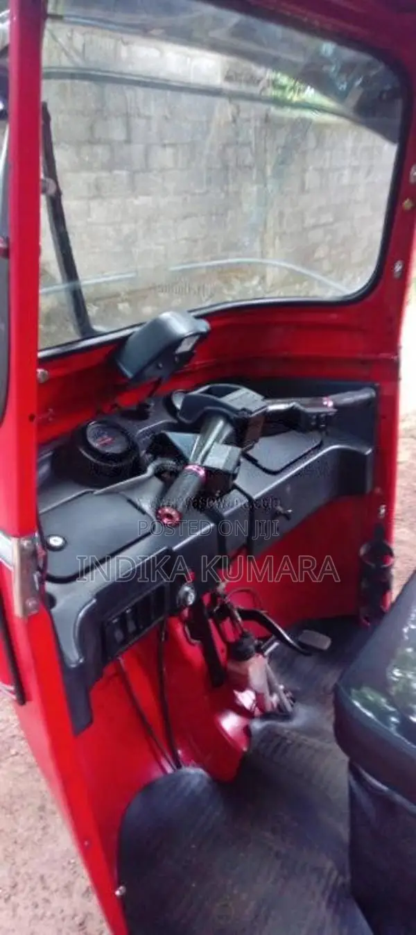 Bajaj 4 stroke 2013 Three Wheel (Used)