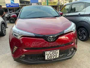 Toyota CHR 10 2018 SUV (Used)