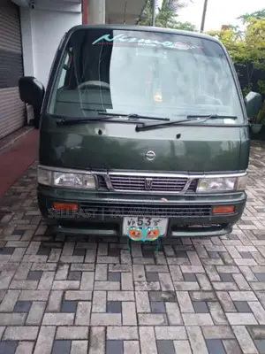Nissan CARAVAN SHORTVAN 1988 Van (Used)