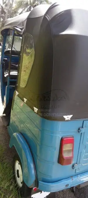 Bajaj 4 stroke 2014 Three Wheel (Used)