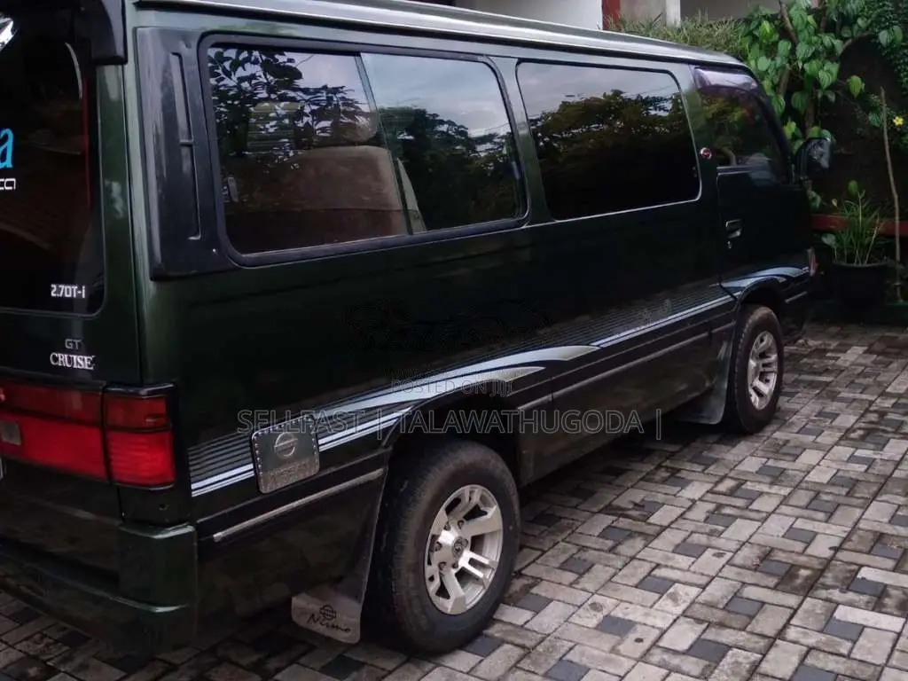 Nissan CARAVAN SHORTVAN 1988 Van (Used)