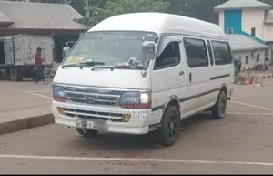 Toyota Dolphin High Roof 2007 Van (Used)