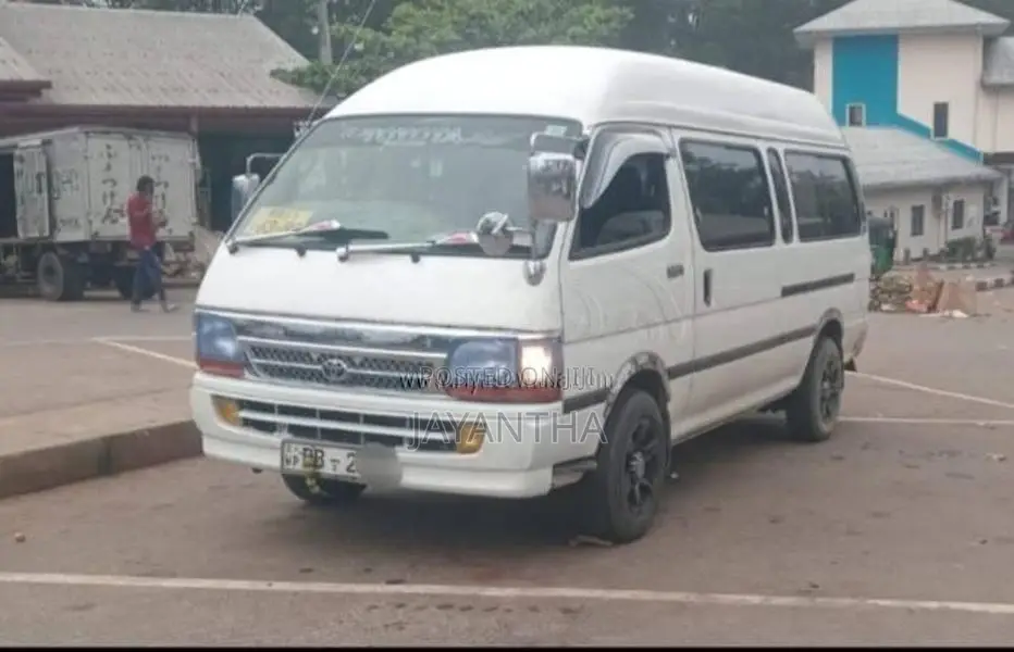 Toyota Dolphin High Roof 2007 Van (Used)