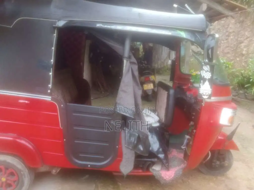 Bajaj RE 205 2012 Three Wheel (Used)