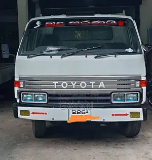 Toyota Dyna 1995 Lorry (Used)