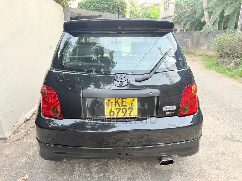 Toyota IST 2003 Car (Used)