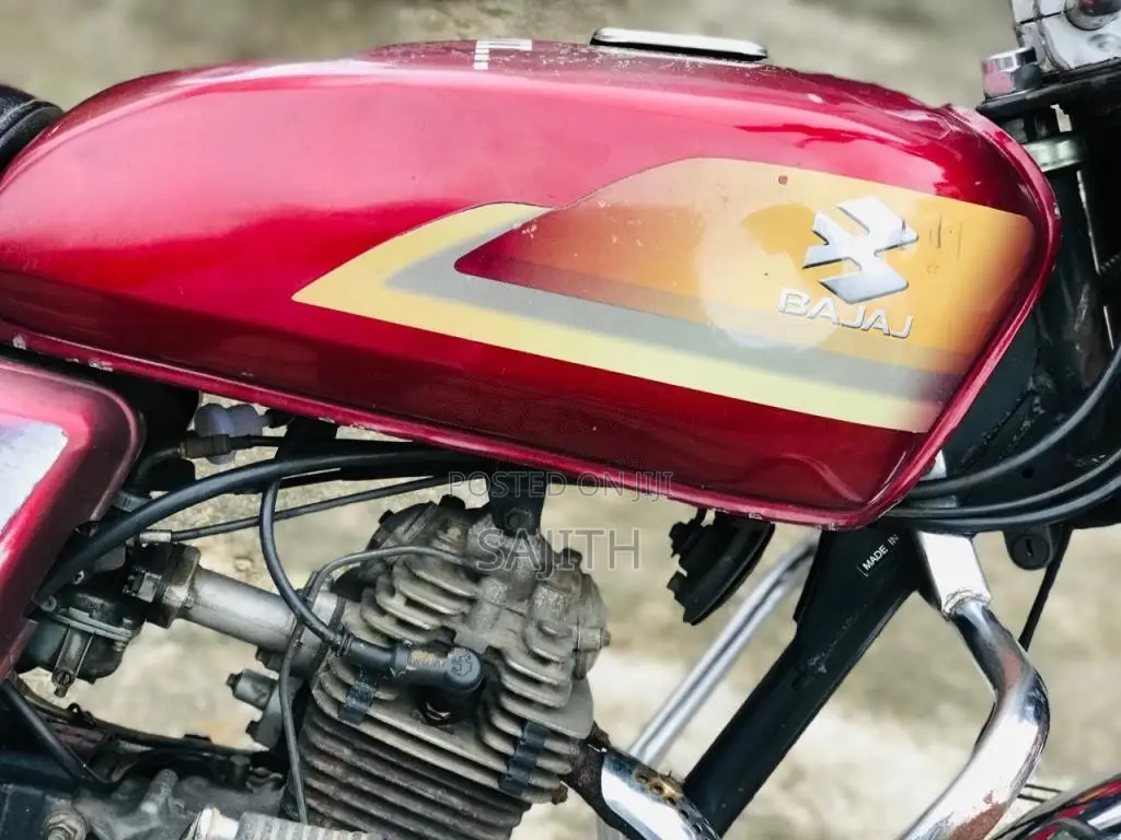 Bajaj Boxer 2004 Motorbike (Used)