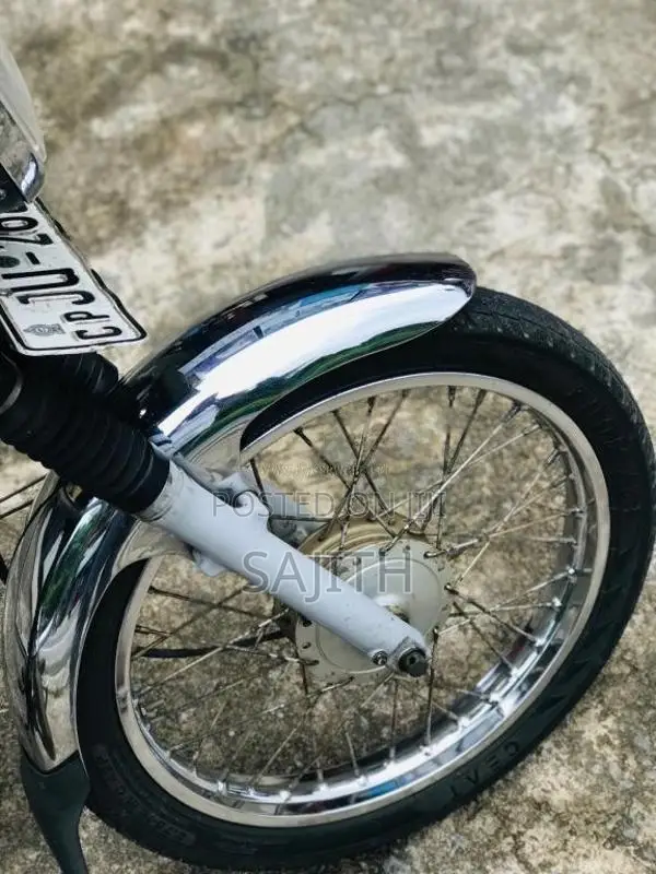Bajaj Boxer 2004 Motorbike (Used)