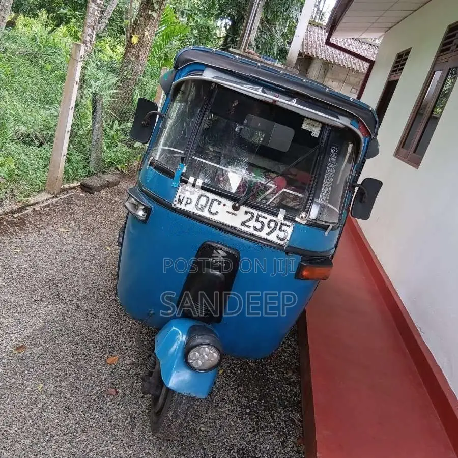 Bajaj RE 2 Stroke 2005 Three Wheel (Used)