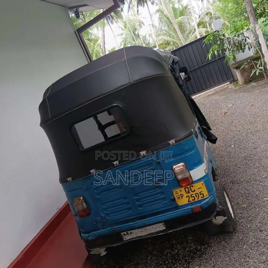 Bajaj RE 2 Stroke 2005 Three Wheel (Used)