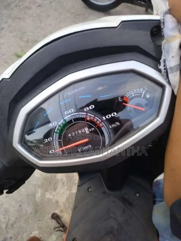 Hero Pleasure 2015 Motorbike (Used)