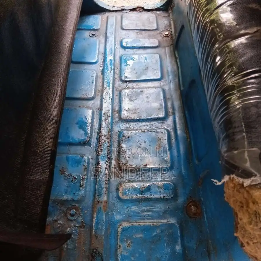 Bajaj RE 2 Stroke 2005 Three Wheel (Used)