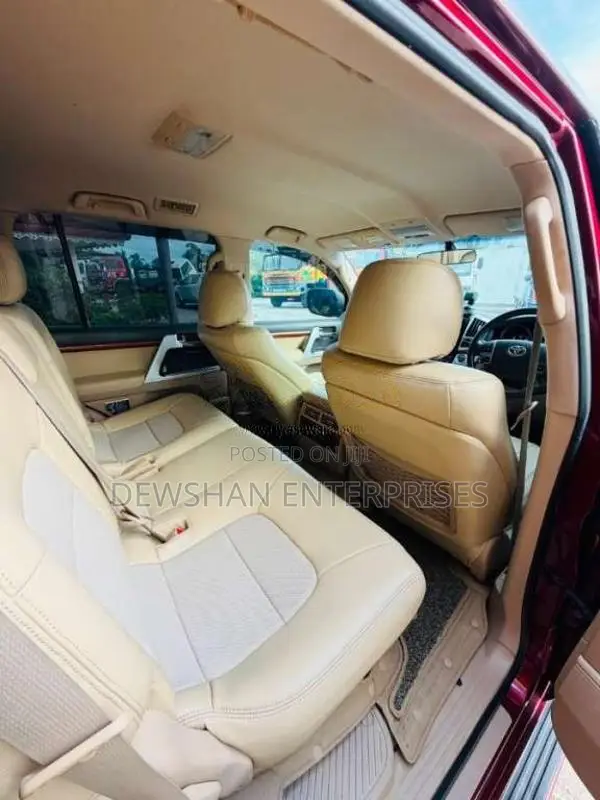 Toyota Land Cruiser V8 2013 SUV (Used)