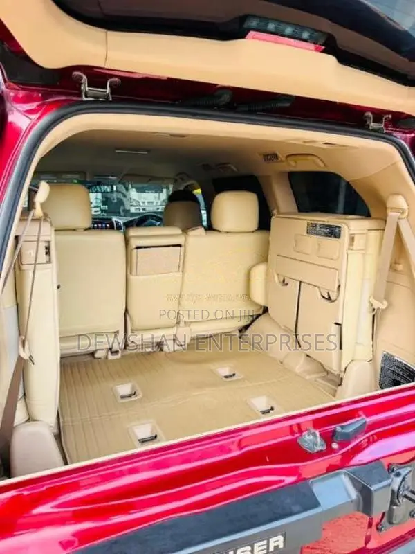 Toyota Land Cruiser V8 2013 SUV (Used)