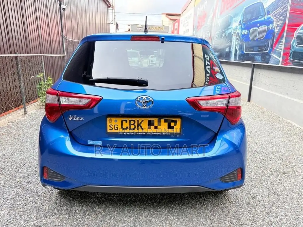 Toyota Vitz 2018 Car (Used)