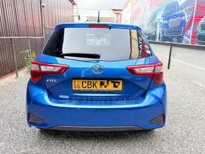 Toyota Vitz 2018 Car (Used)