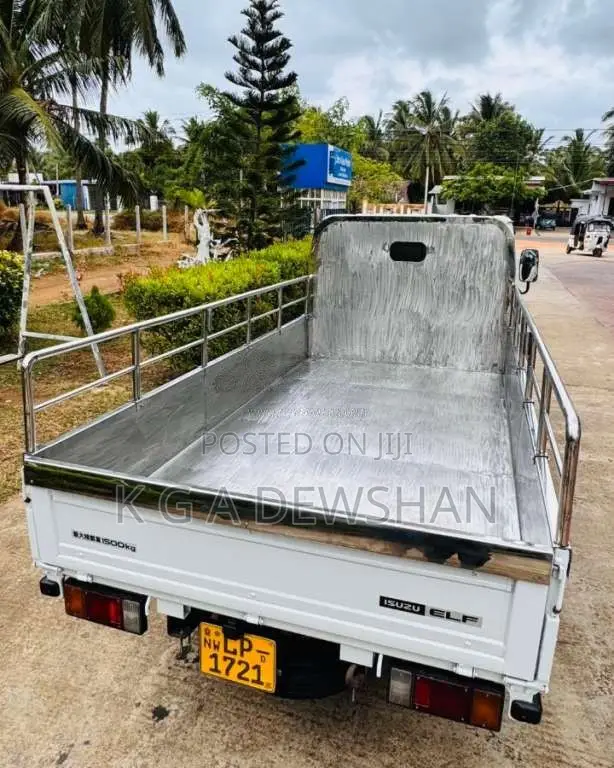 Isuzu ELF Single Wheel 2019 Lorry (Used)