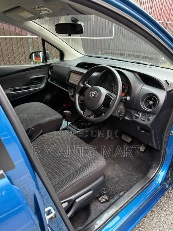 Toyota Vitz 2018 Car (Used)