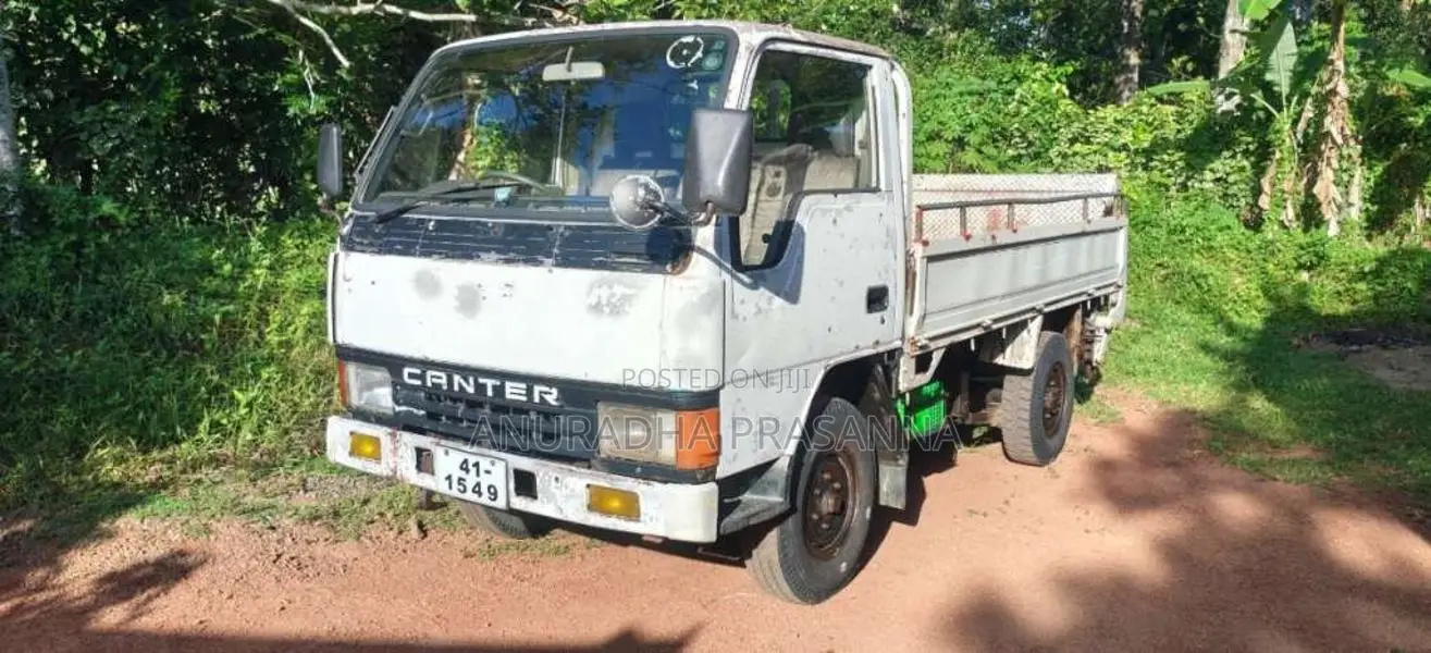 Mitsubishi Canter 1982 Lorry (Used)