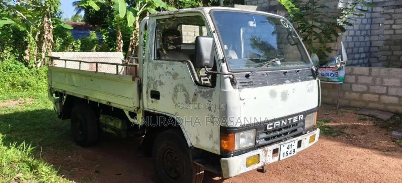 Mitsubishi Canter 1982 Lorry (Used)