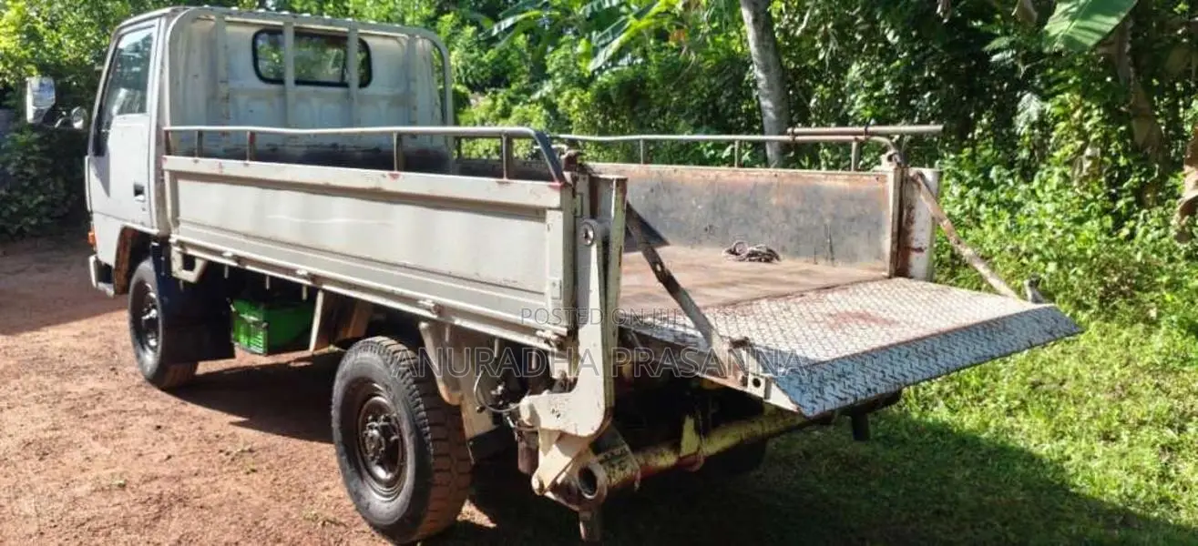 Mitsubishi Canter 1982 Lorry (Used)