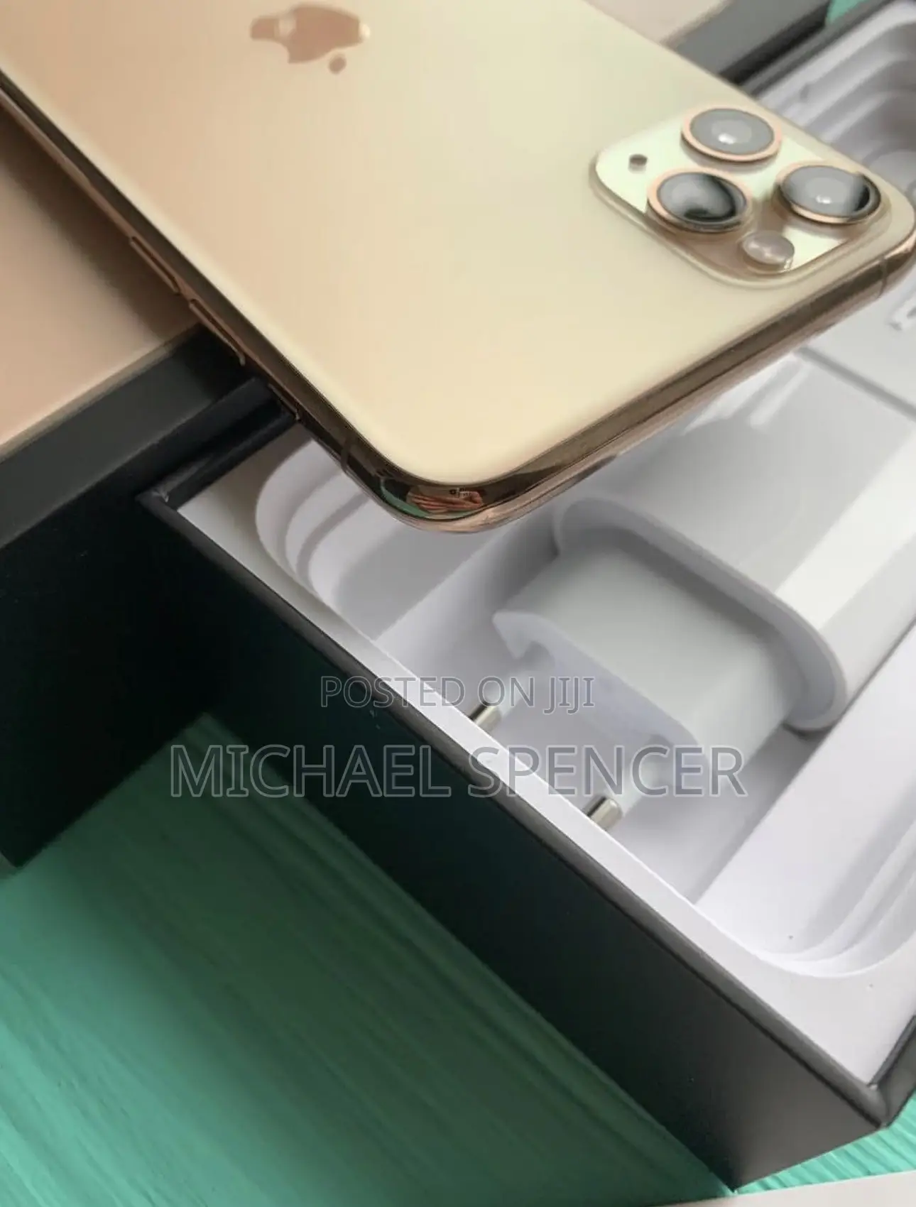 New Apple iPhone 11 Pro Max 256 GB Gold