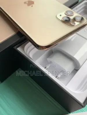 New Apple iPhone 11 Pro Max 256 GB Gold