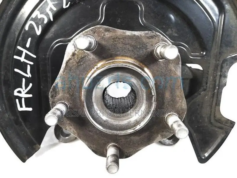 Nissan Leaf Front Hub With Knuckle Arm