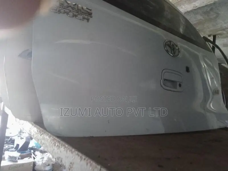 Toyota Pixis Dicky Door(LA300 body)