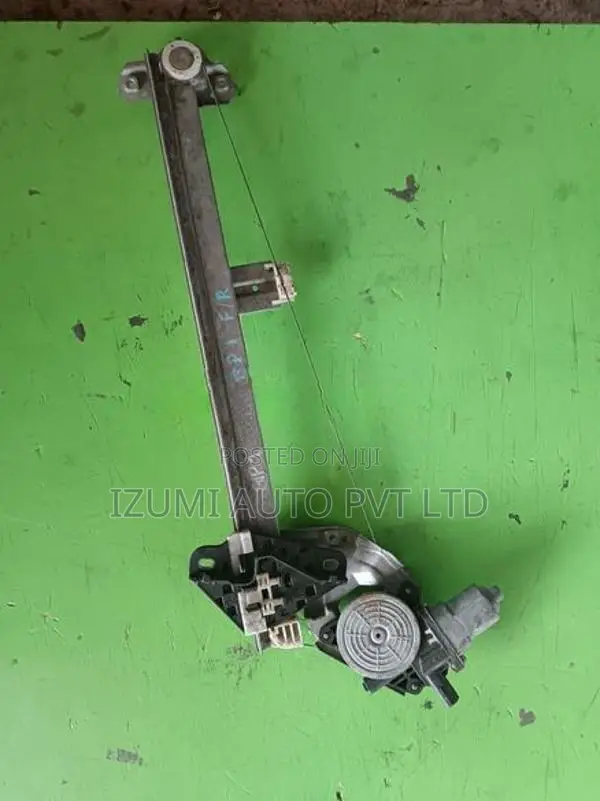 Honda HRV/GP1 Front Right Door Winder