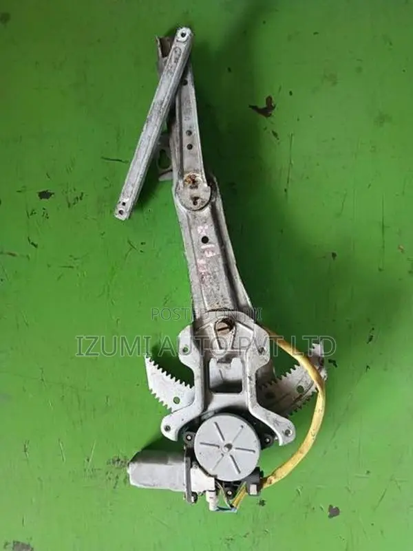 Honda HRV/GP1 Front Right Door Winder