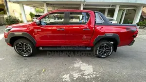 Toyota Hilux Revo Rocco 2.8 2025