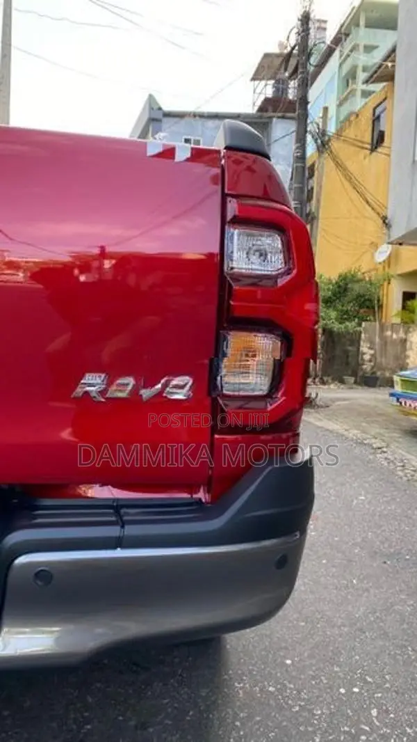 Toyota Hilux Revo Rocco 2.8 2025
