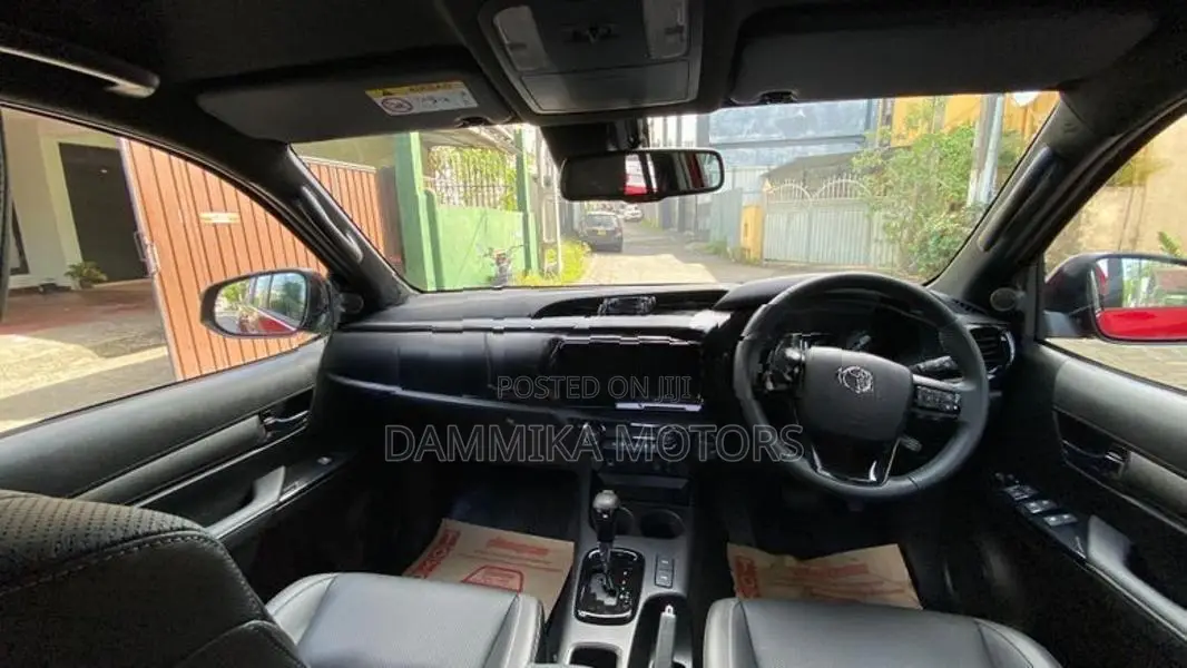Toyota Hilux Revo Rocco 2.8 2025