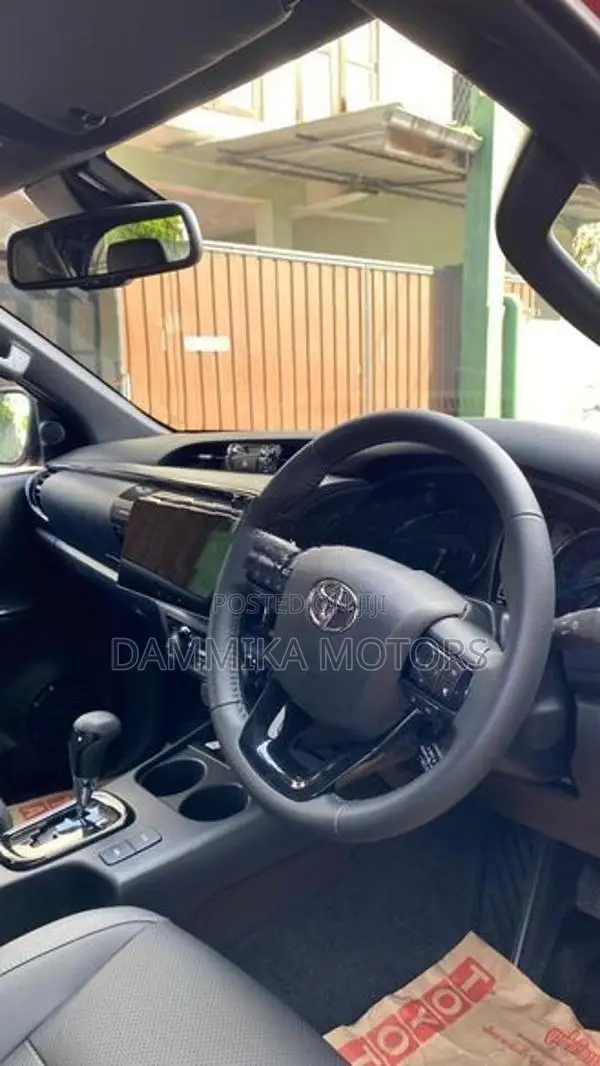 Toyota Hilux Revo Rocco 2.8 2025