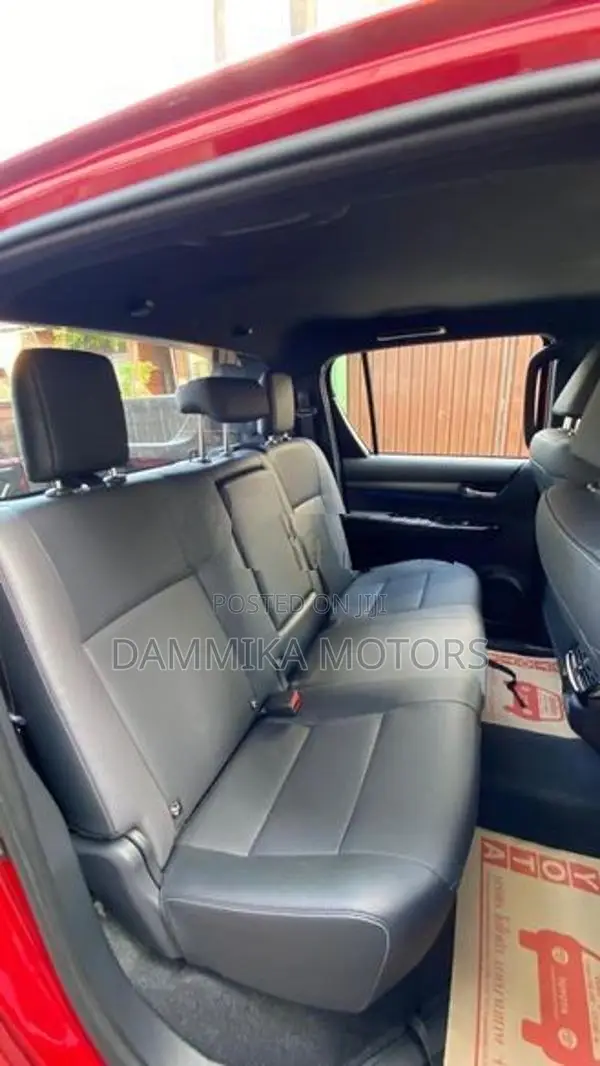 Toyota Hilux Revo Rocco 2.8 2025