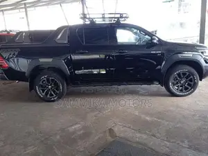 Toyota Hilux ROCCO 2.8 2025