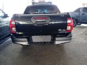 Toyota Hilux ROCCO 2.8 2025