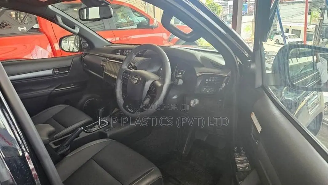 Toyota Hilux Rocco 2.4 2025